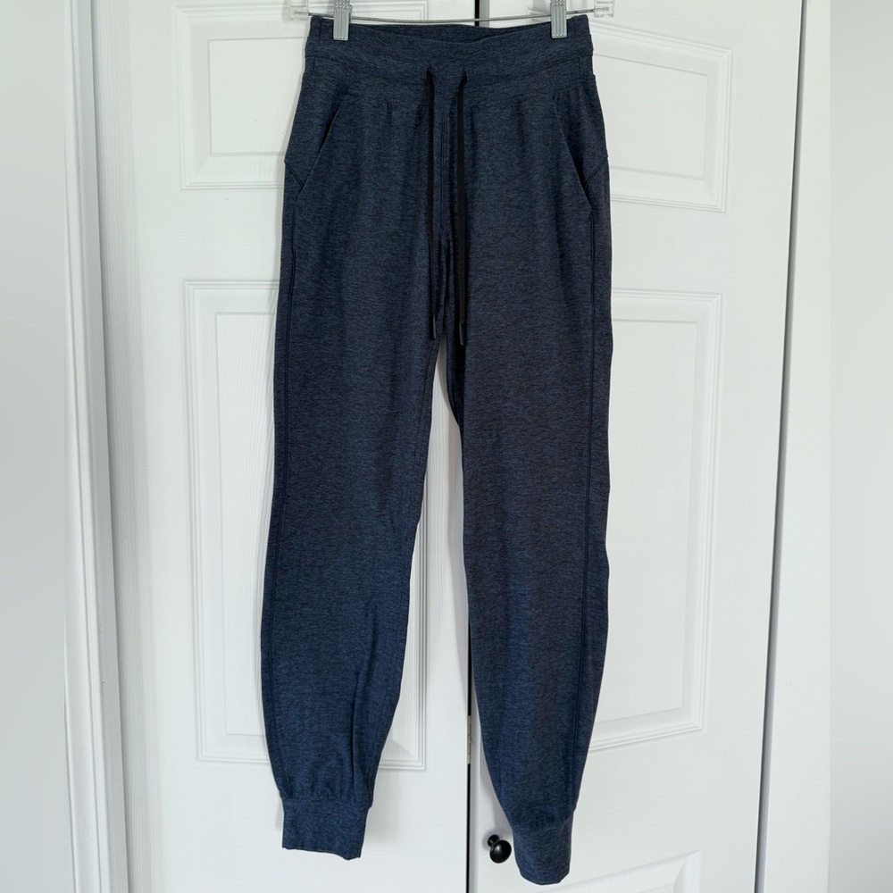 Lululemon Ready To Rulu Pant in navy blue size 4